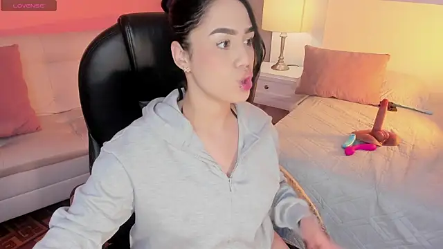 Emily_robertss1 webcam