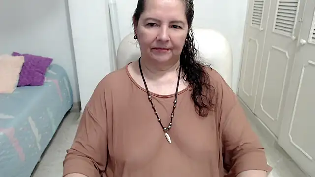 leonela_69 webcam