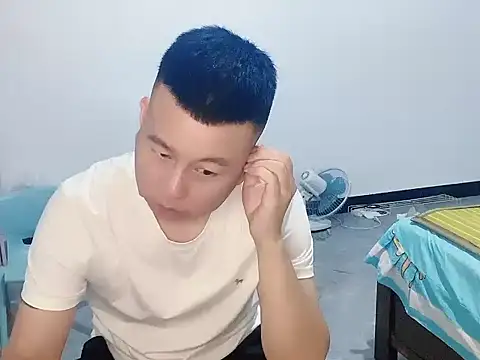 zzj_4718 (Ask my age) - 好久不见
