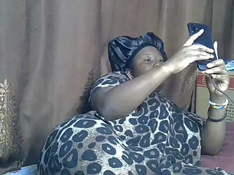 Curvy_nelly1 webcam