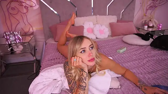 GraceCandy live cam on StripChat