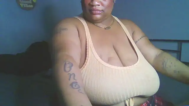 NaughtyHottieBBW webcam