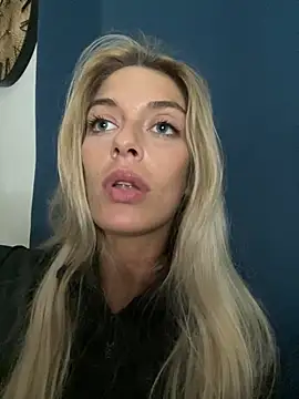 Bellalolahot live sex cam