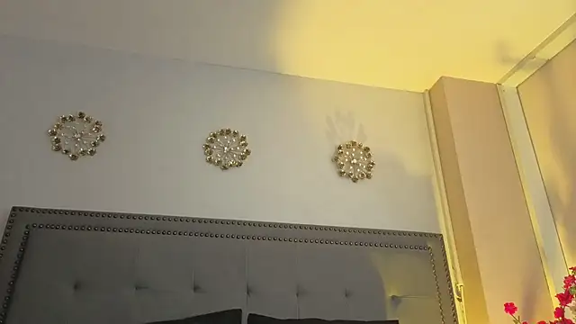 MihaCarther webcam