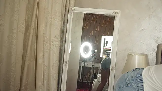 jessieboo_ - JessieBoo_'s free webcam - UK Sex Cams
