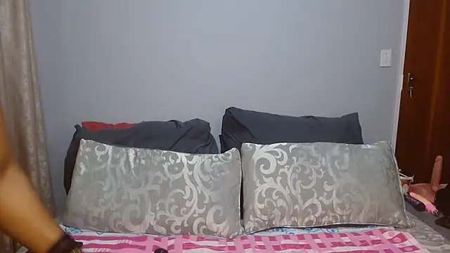 NaughtySisters webcam