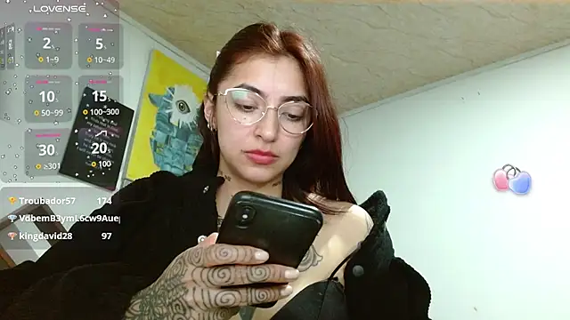 ZoeBakers_ webcam