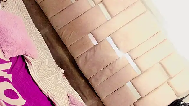 6sexybitchdirty66x live cam on StripChat