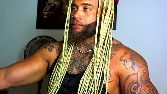 ragnar0825 live cam on StripChat