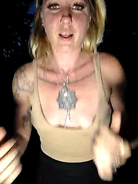 SheIsSomething webcam