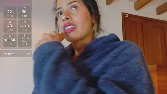 nairobi8 live cam on StripChat