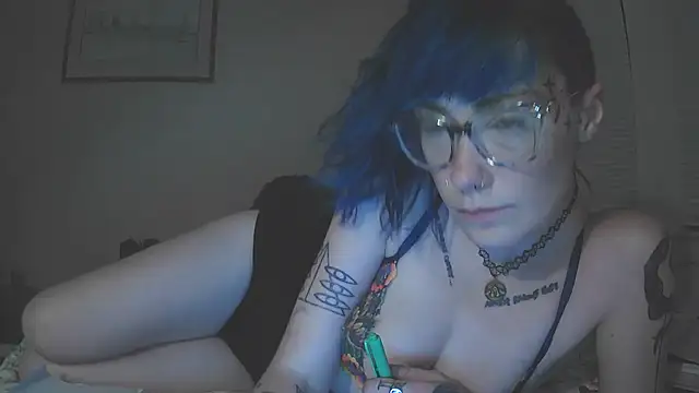 Emily0903 webcam