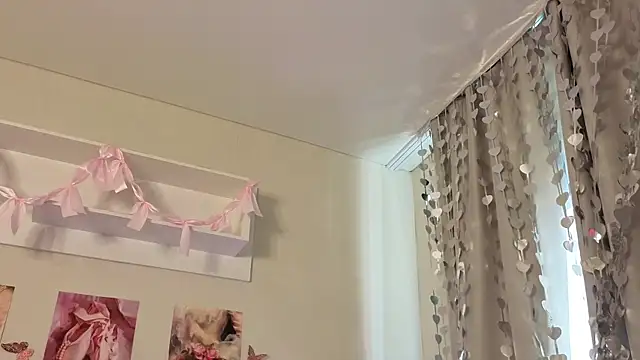 Milly_Lane webcam