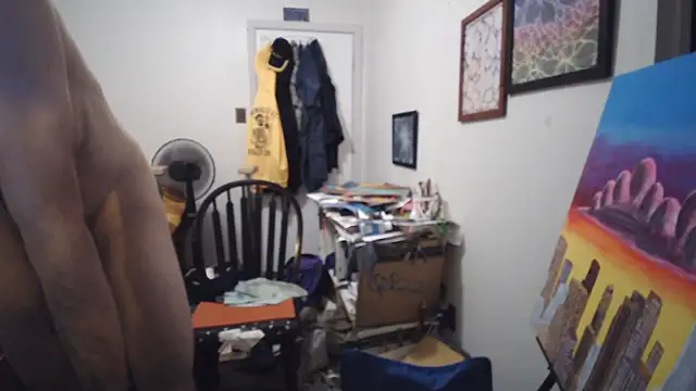 JohnnyMoves webcam