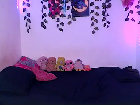 Stefanny_Hot033 live cam on StripChat