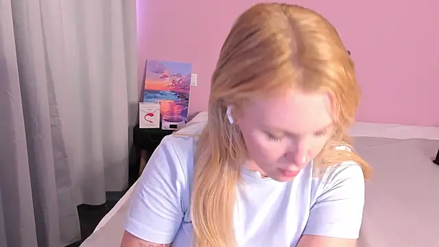 Fluffy_Monica webcam