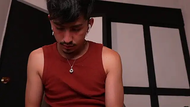 sweettaaron01 webcam