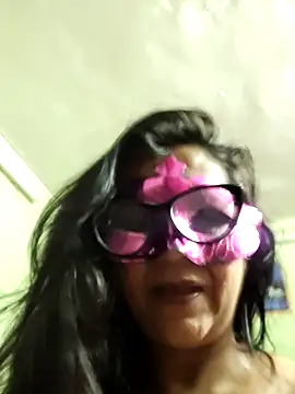 LOVE__RANI webcam