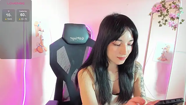 AliceeinWonderlanddd webcam
