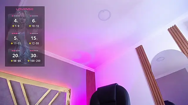 Tiffany_Valentiine webcam