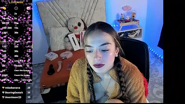 Mia_Victoria22 live cam on StripChat