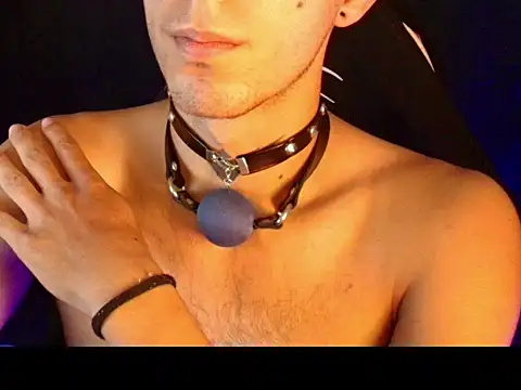 dark_men1 webcam