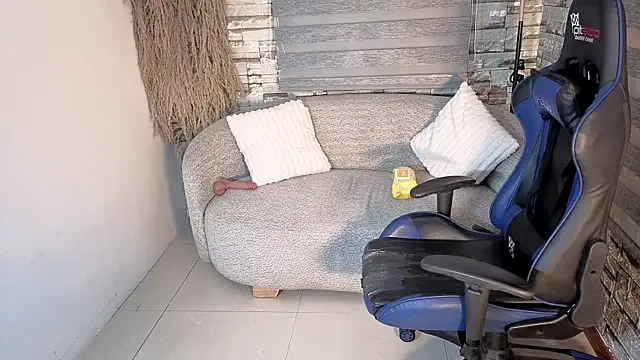 emilytorresvg live cam on StripChat