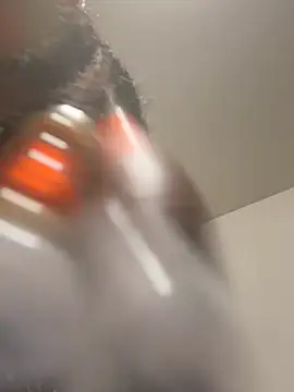 LifesWife live cam on StripChat