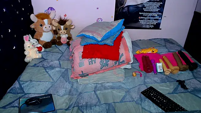 ShantalTsFox webcam