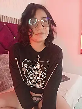 Kiri_Velvet webcam