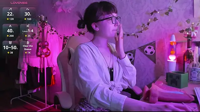 RileyNymph webcam