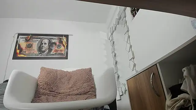 isaaclatino webcam
