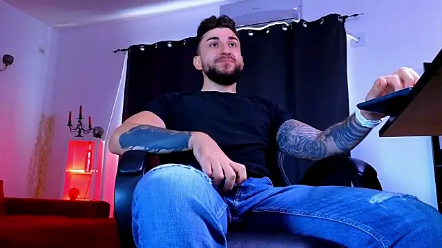 MightyAaron66 webcam