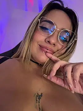_Ninasanz webcam