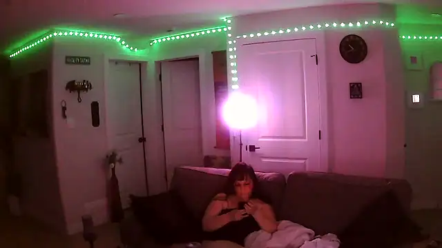 Queenemerald webcam