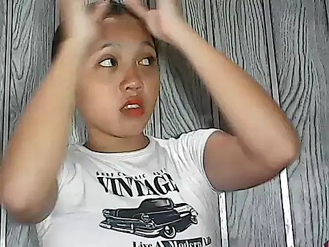 Yours_AsianPinayGirl18 webcam
