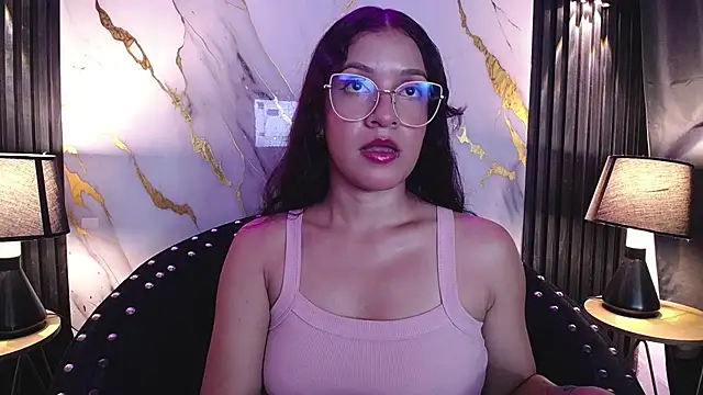 BrianaGaging webcam