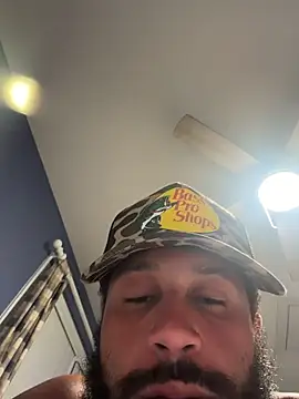 HungStr8Lightskin live sex cam