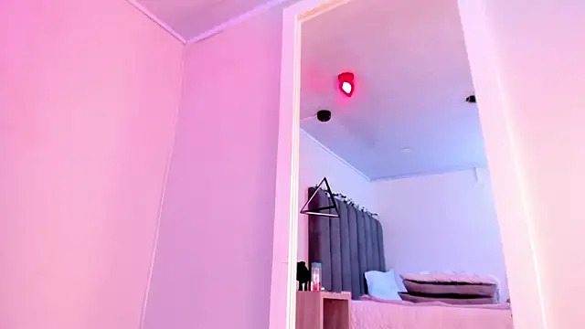 Naomi___x webcam