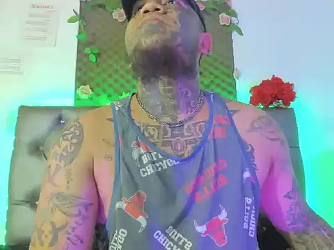 TattooedKlavel webcam