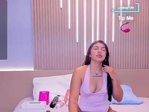 amara_lune - Amara_lune's free webcam - UK Sex Cams