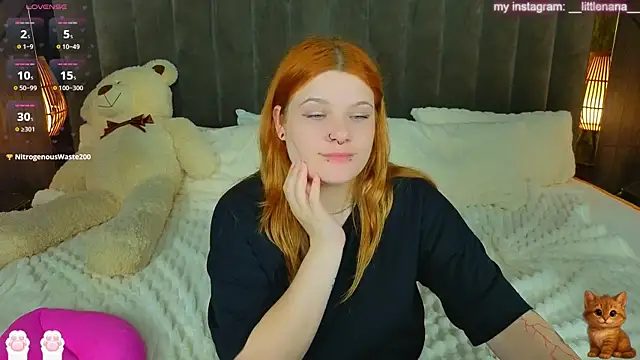 Clumsy_Nana webcam