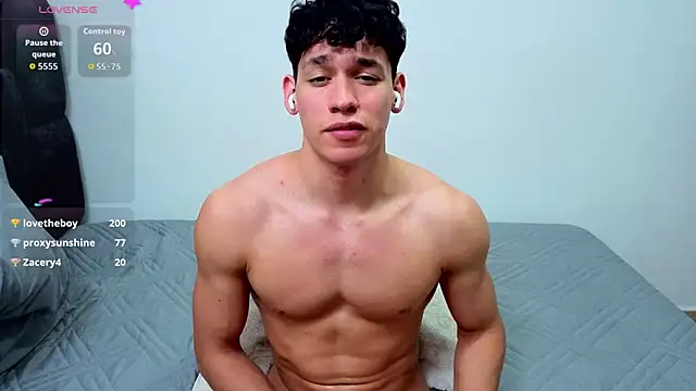 Luke_Muscle webcam