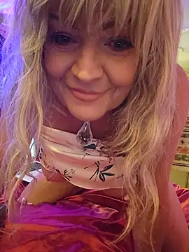 annika_lately webcam