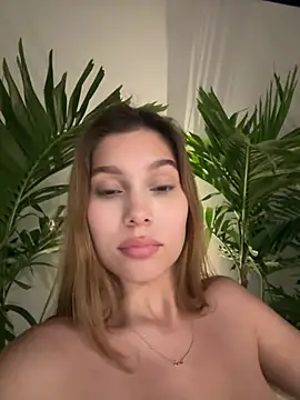 Nikii__ live cam on StripChat