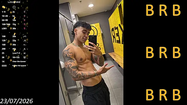 Ftm_xxxperiencie live cam on StripChat