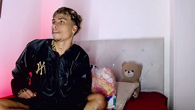 Angel_foxc13 live cam on StripChat