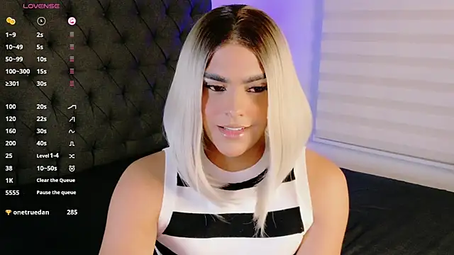 Scarlethvhonparker live cam on StripChat