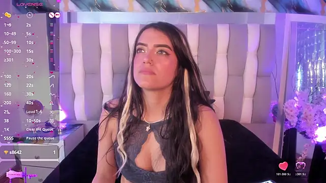 IsaDiiaz live cam on StripChat