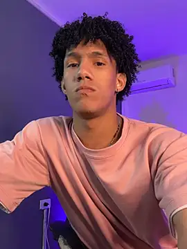 NoahBull19 webcam